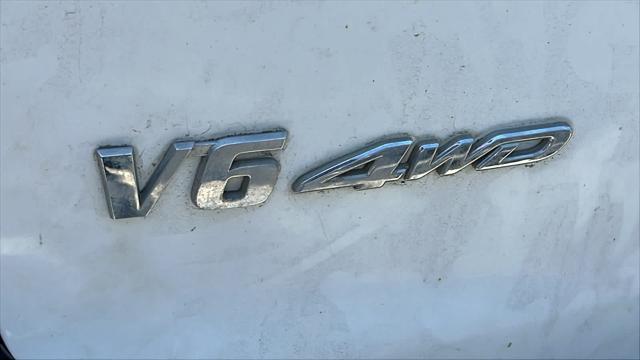 used 2007 Toyota Highlander car, priced at $9,998