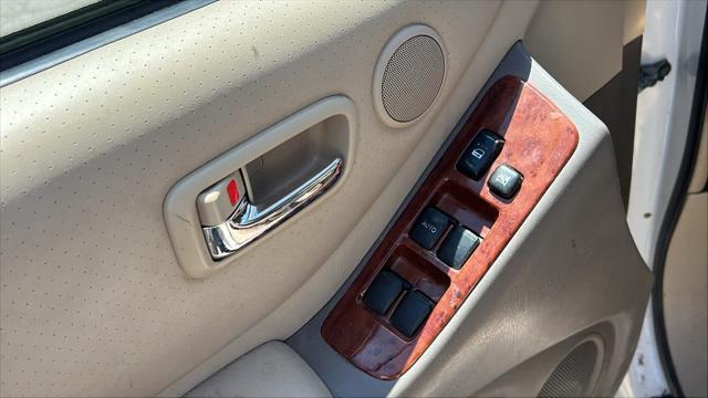 used 2007 Toyota Highlander car, priced at $9,998