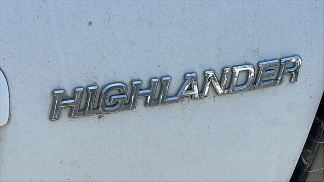 used 2007 Toyota Highlander car, priced at $9,998