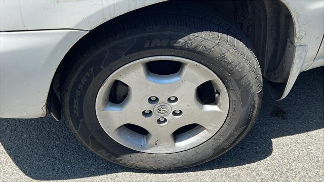 used 2007 Toyota Highlander car, priced at $9,998