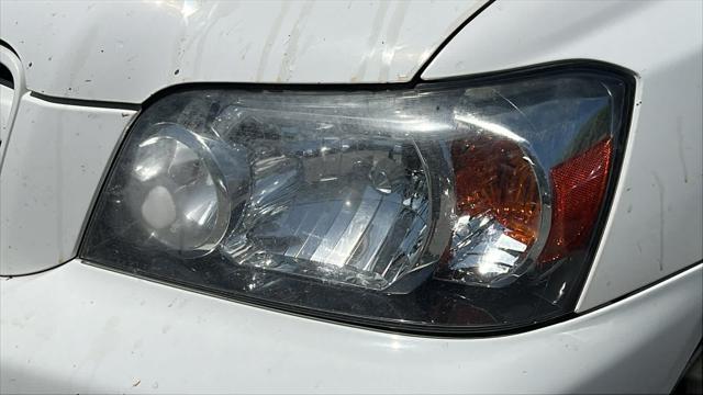 used 2007 Toyota Highlander car, priced at $9,998