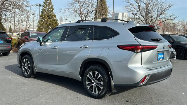 used 2020 Toyota Highlander Hybrid car, priced at $34,995