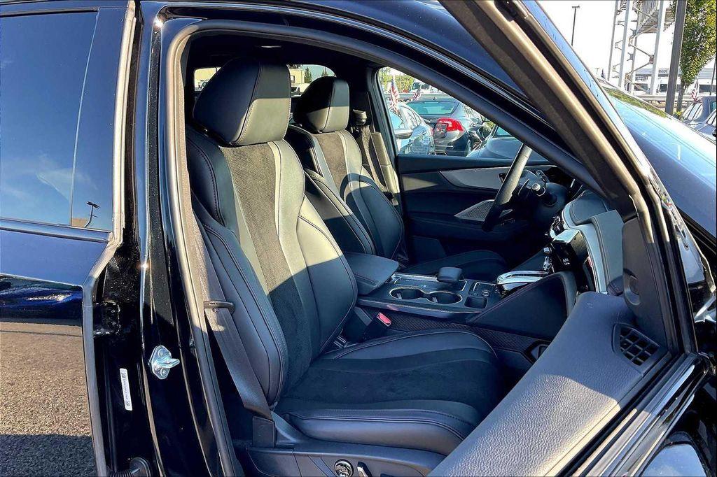 used 2023 Acura MDX car, priced at $43,487