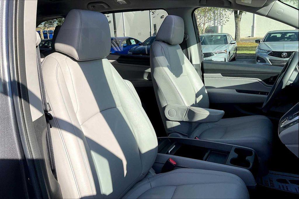 used 2023 Honda Odyssey car, priced at $32,787