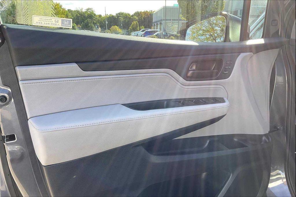 used 2023 Honda Odyssey car, priced at $32,787