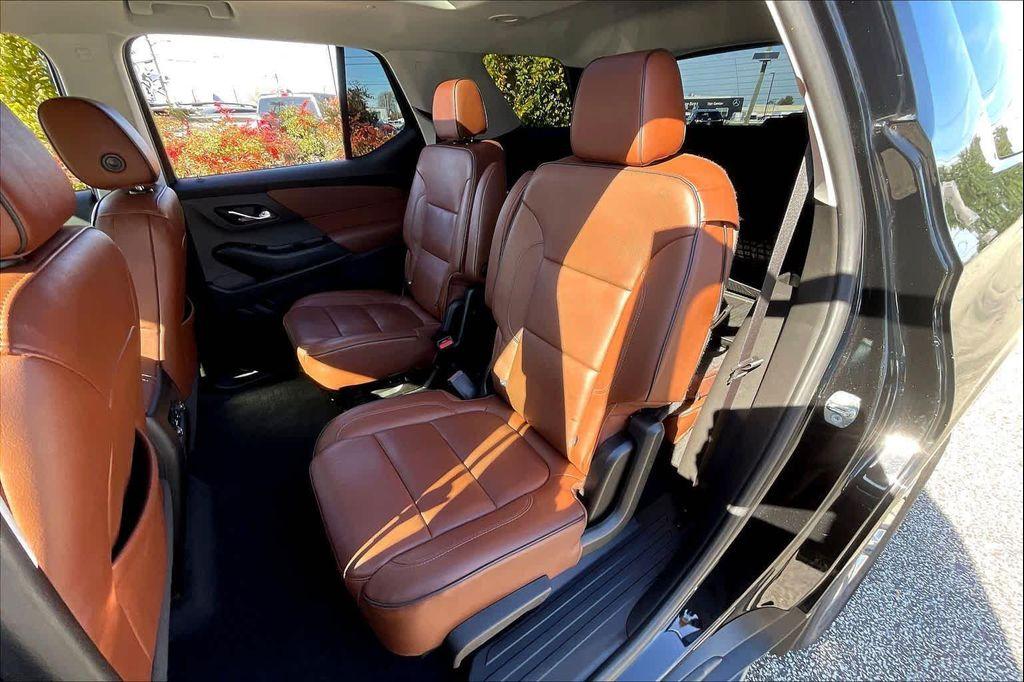 used 2019 Chevrolet Traverse car, priced at $23,987