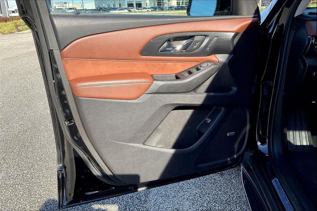 used 2019 Chevrolet Traverse car, priced at $23,987