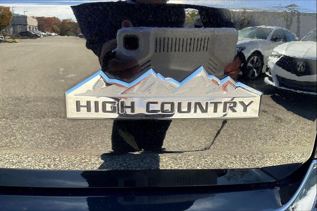 used 2019 Chevrolet Traverse car, priced at $23,987