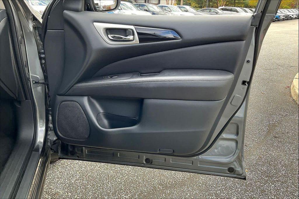 used 2020 Nissan Pathfinder car, priced at $17,287