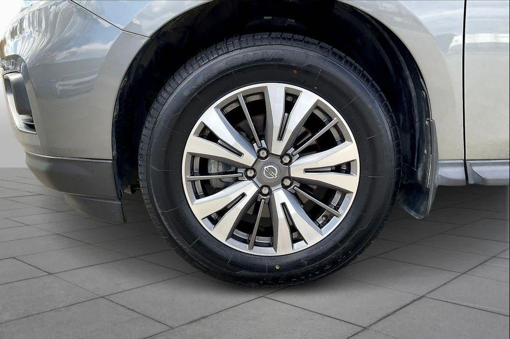 used 2020 Nissan Pathfinder car, priced at $17,287