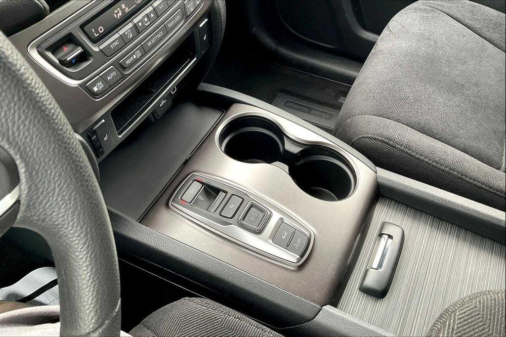 used 2022 Honda Pilot car, priced at $30,587