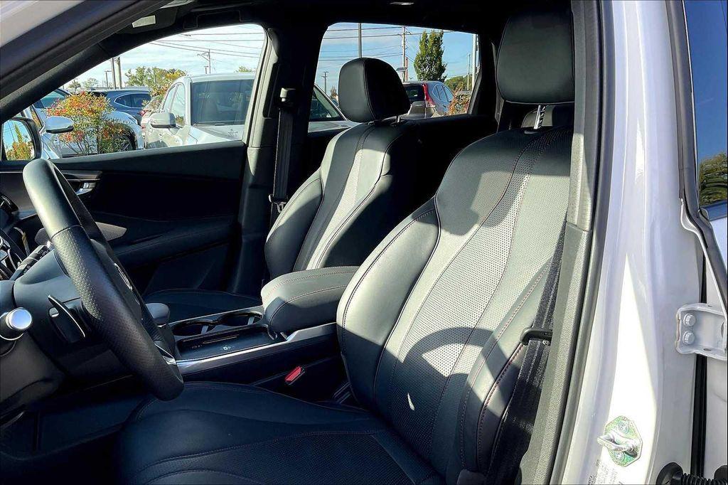 used 2025 Acura RDX car, priced at $45,987