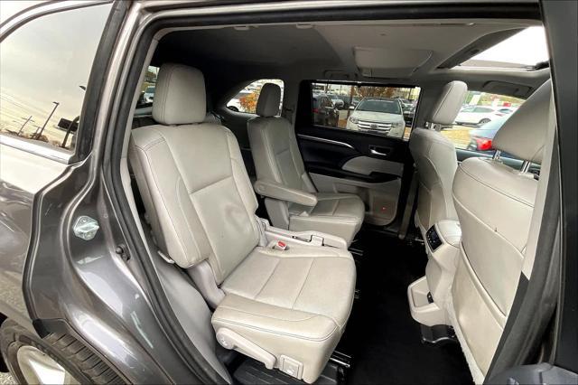 used 2015 Toyota Highlander car, priced at $20,787