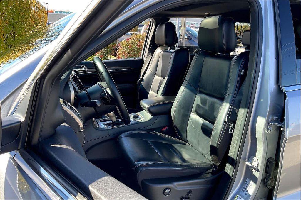 used 2017 Jeep Grand Cherokee car, priced at $14,787