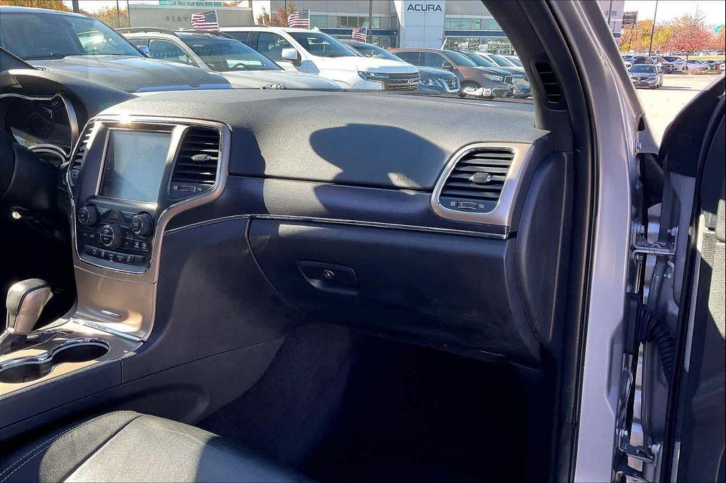 used 2017 Jeep Grand Cherokee car, priced at $14,787