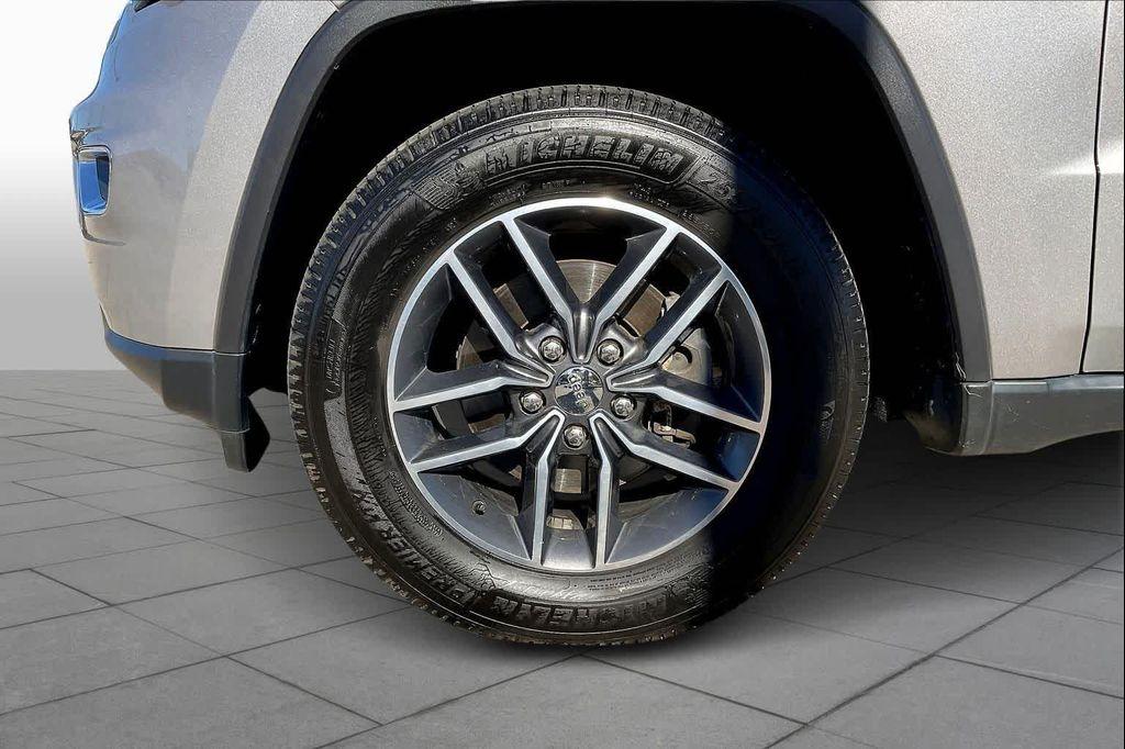 used 2017 Jeep Grand Cherokee car, priced at $14,787