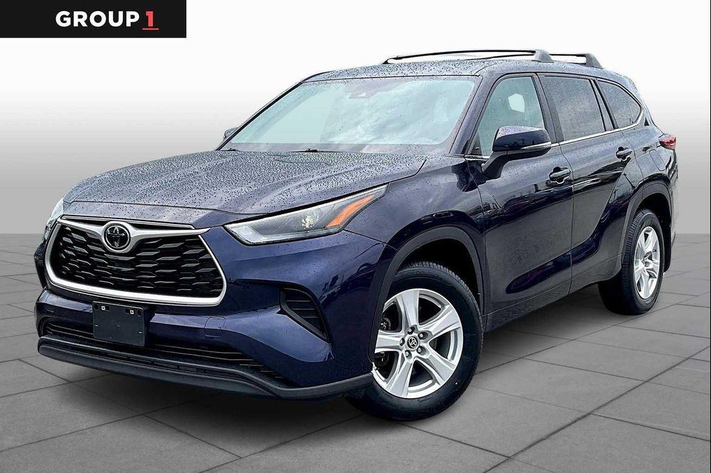 used 2023 Toyota Highlander car, priced at $32,587