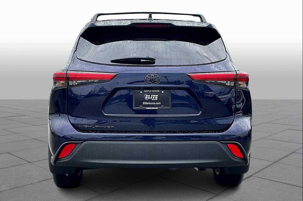used 2023 Toyota Highlander car, priced at $32,587