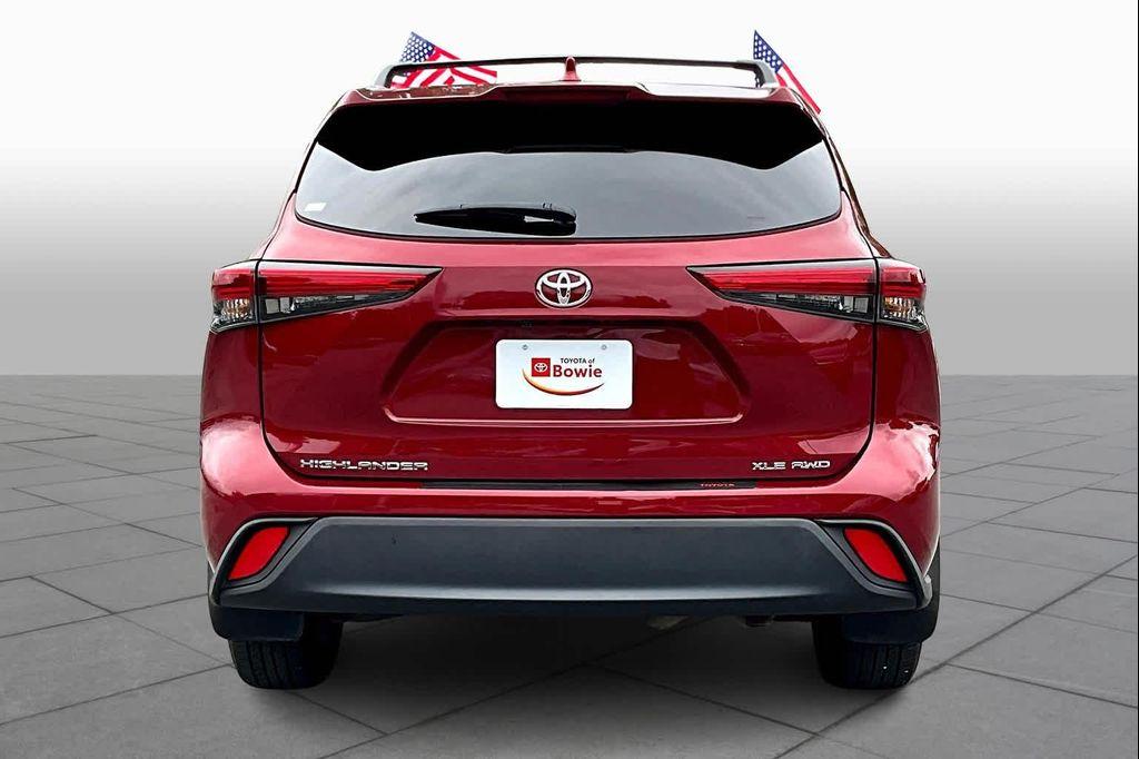 used 2022 Toyota Highlander car, priced at $31,301