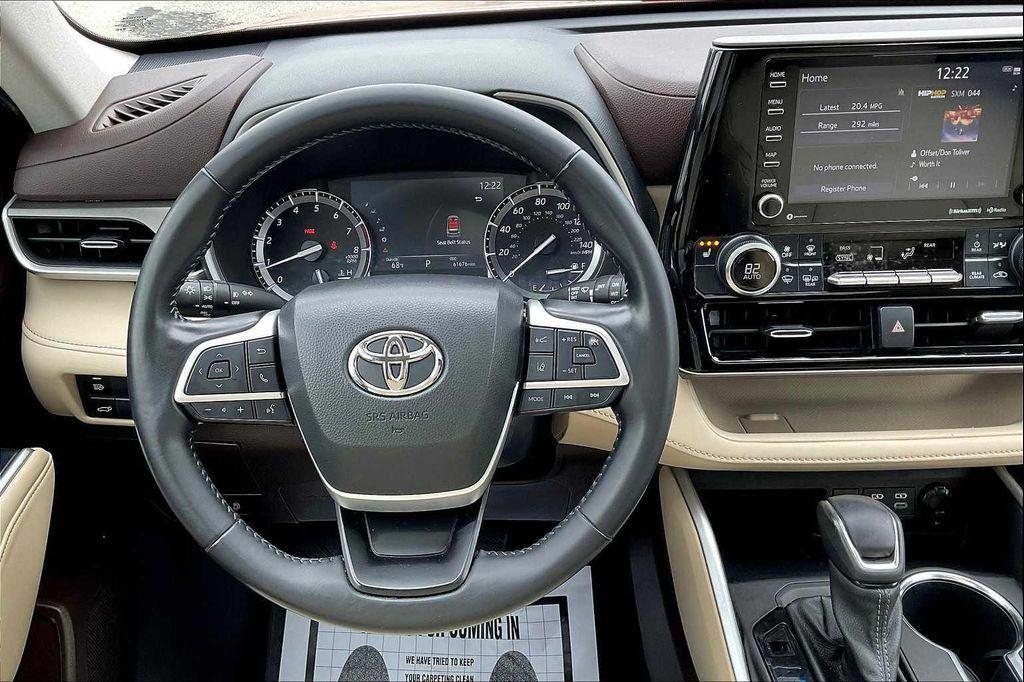 used 2022 Toyota Highlander car, priced at $31,301
