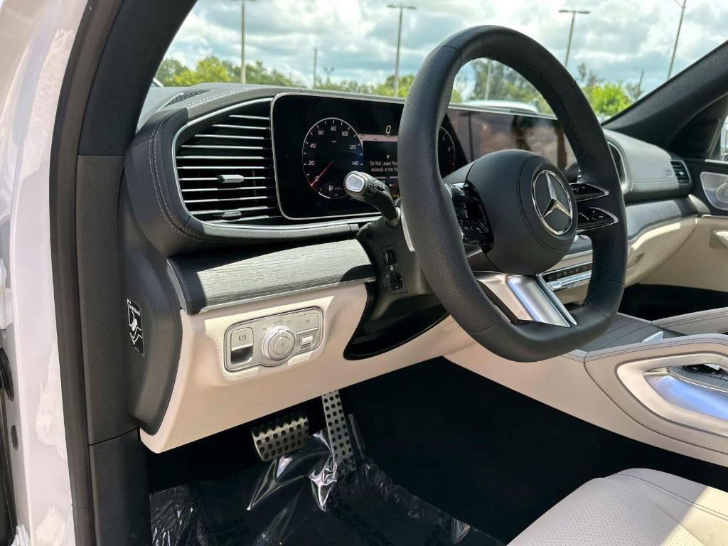 new 2025 Mercedes-Benz GLS 450 car, priced at $97,430