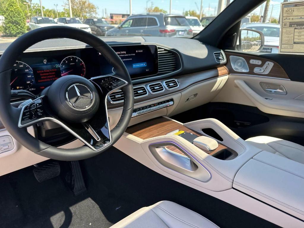 new 2025 Mercedes-Benz GLE 450 car, priced at $76,190