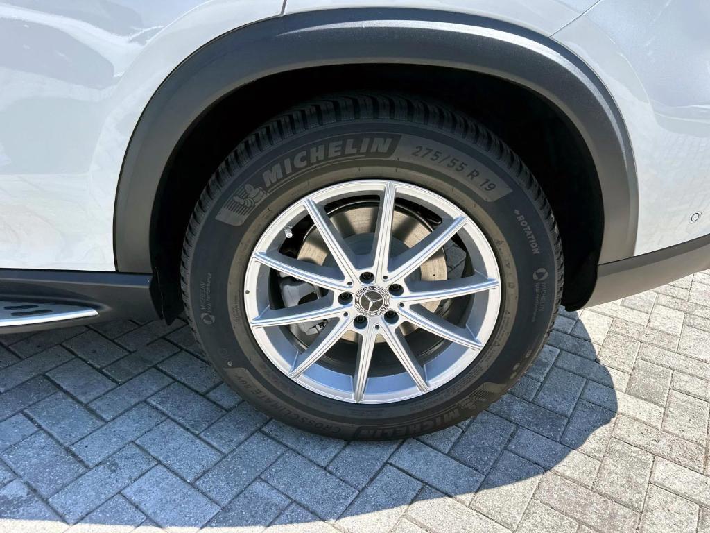 new 2025 Mercedes-Benz GLE 450 car, priced at $76,190