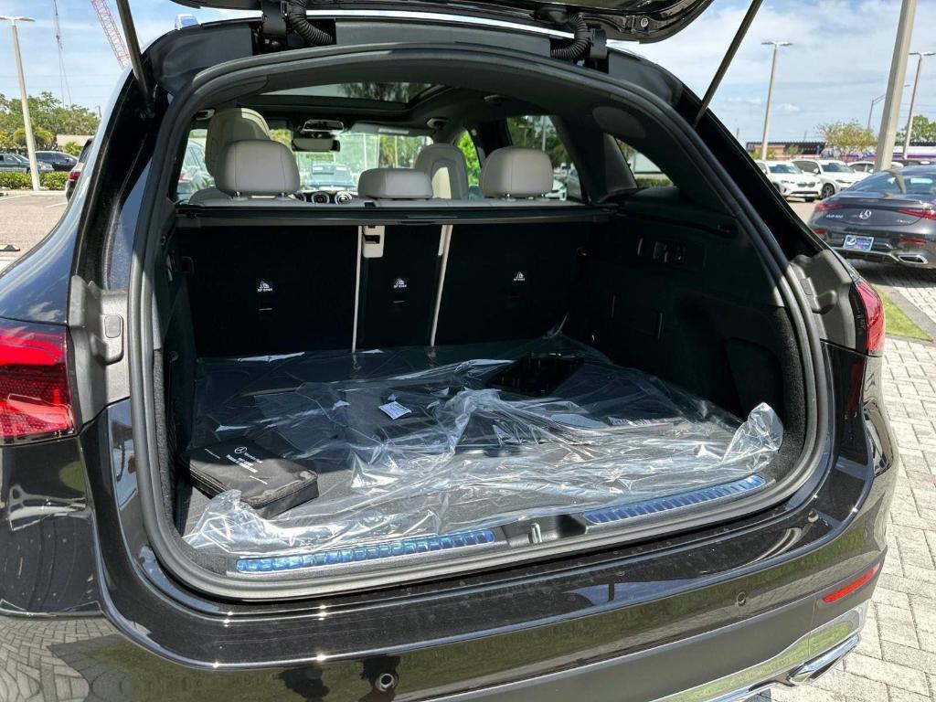 new 2025 Mercedes-Benz GLC 300 car, priced at $57,535