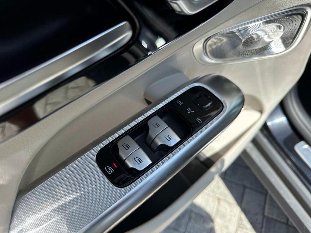 new 2025 Mercedes-Benz GLC 300 car, priced at $57,535