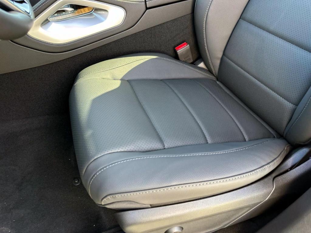 new 2025 Mercedes-Benz GLE 450 car, priced at $85,630