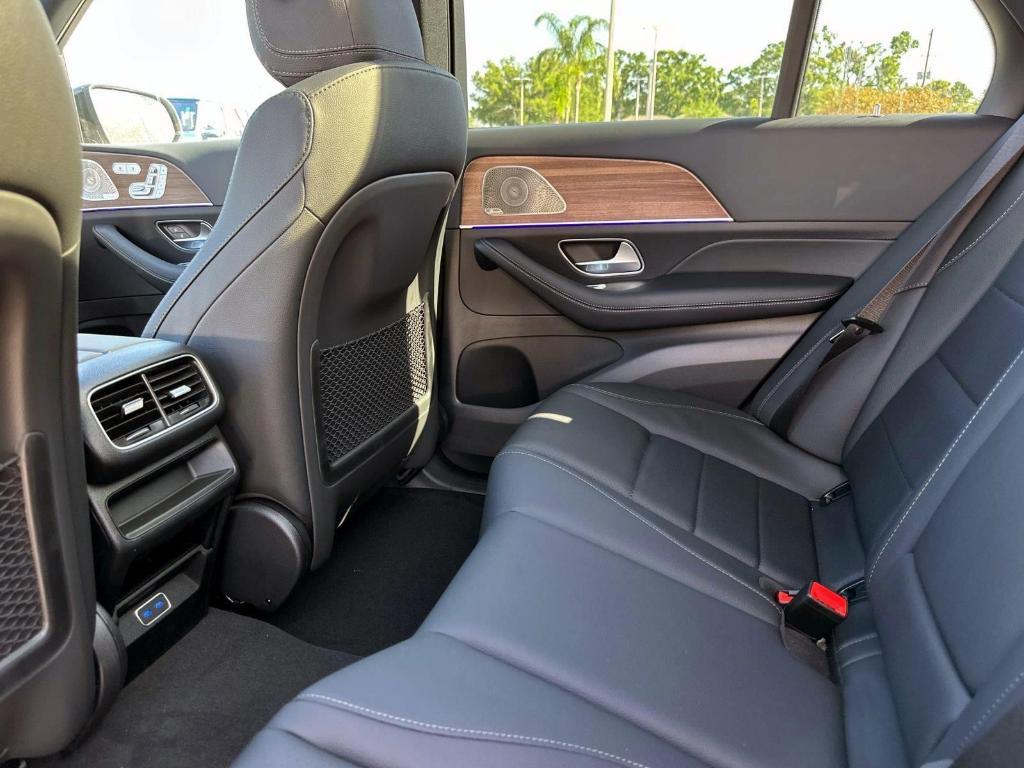 new 2025 Mercedes-Benz GLE 450 car, priced at $85,630