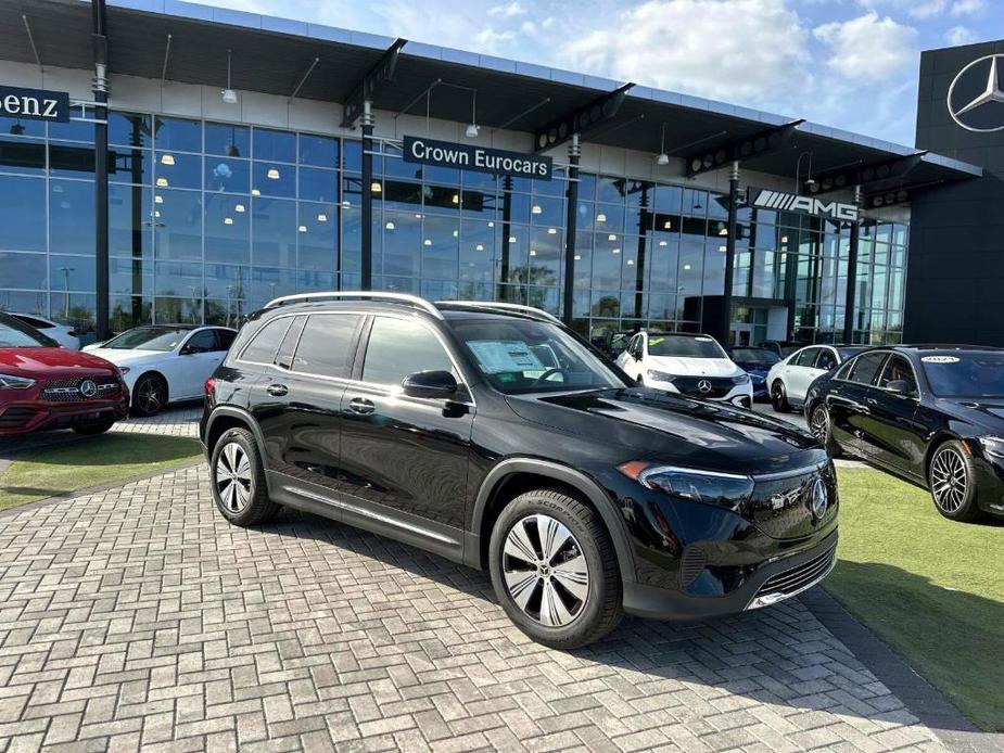 new 2024 Mercedes-Benz EQB 300 car, priced at $62,175