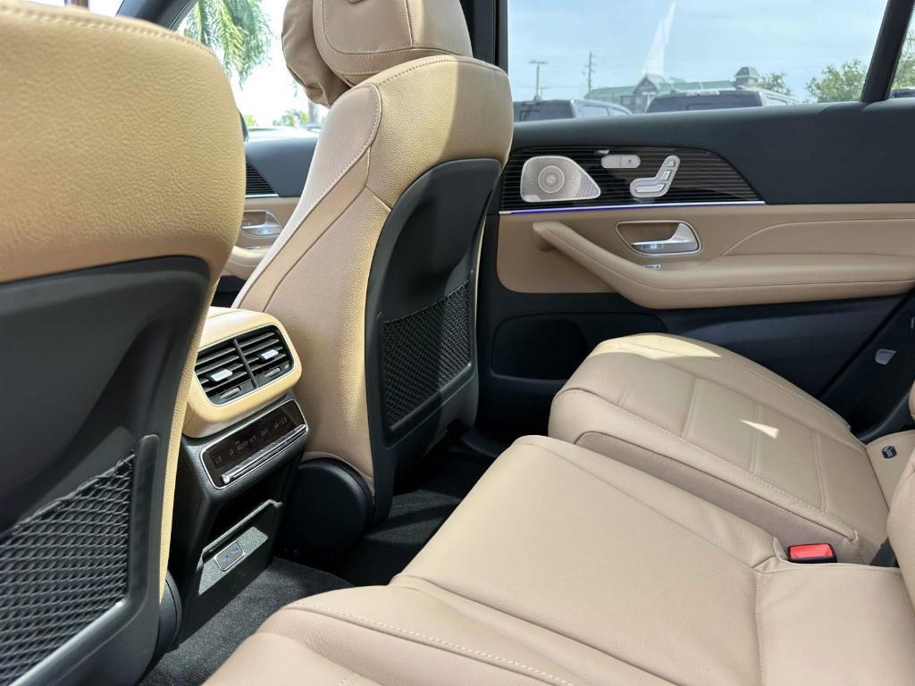 new 2026 Mercedes-Benz GLS 450 car, priced at $106,525