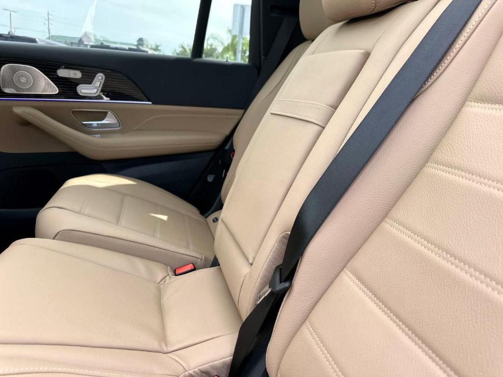 new 2026 Mercedes-Benz GLS 450 car, priced at $106,525