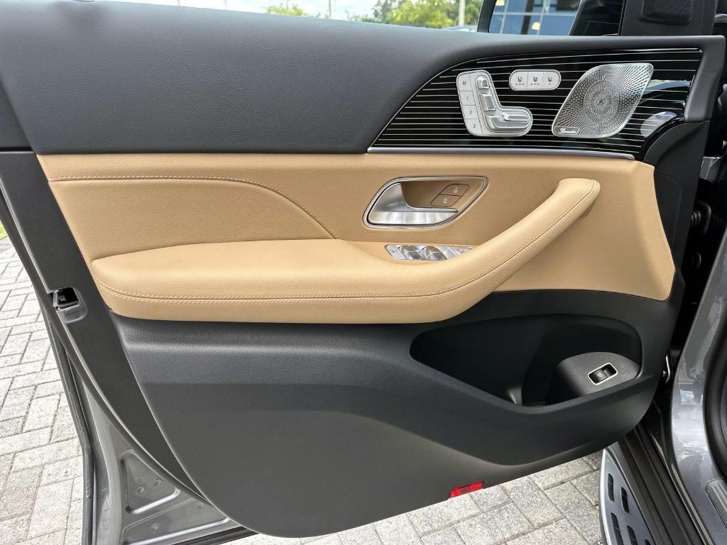 new 2026 Mercedes-Benz GLS 580 car, priced at $120,885