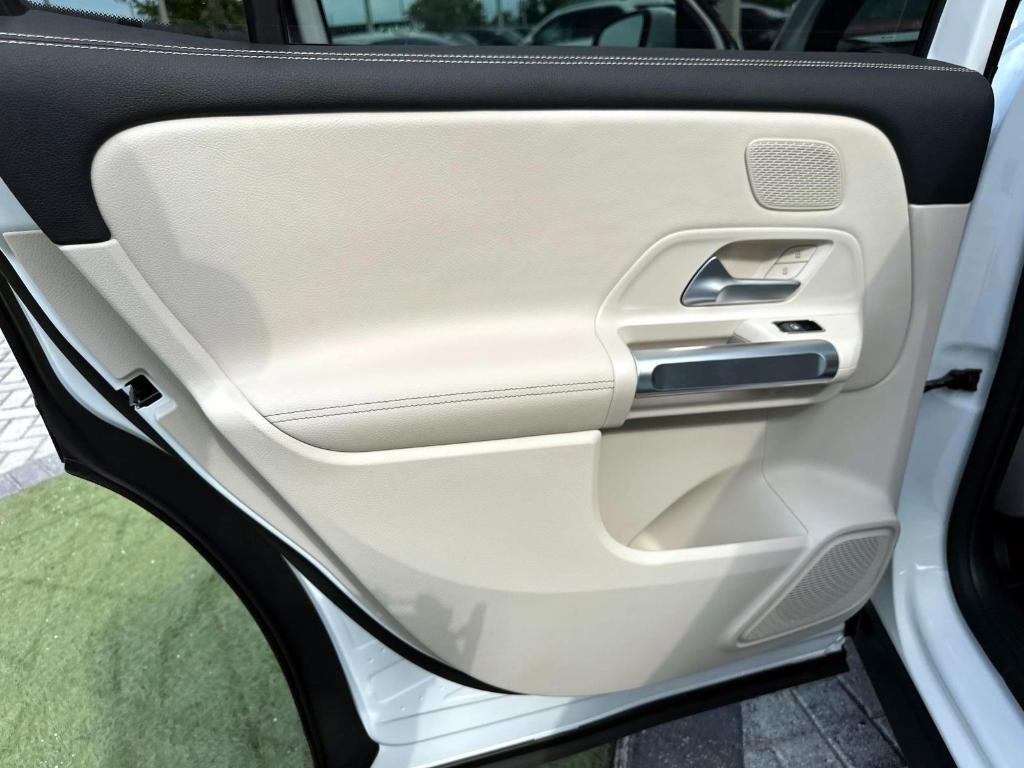 new 2025 Mercedes-Benz GLB 250 car, priced at $49,460