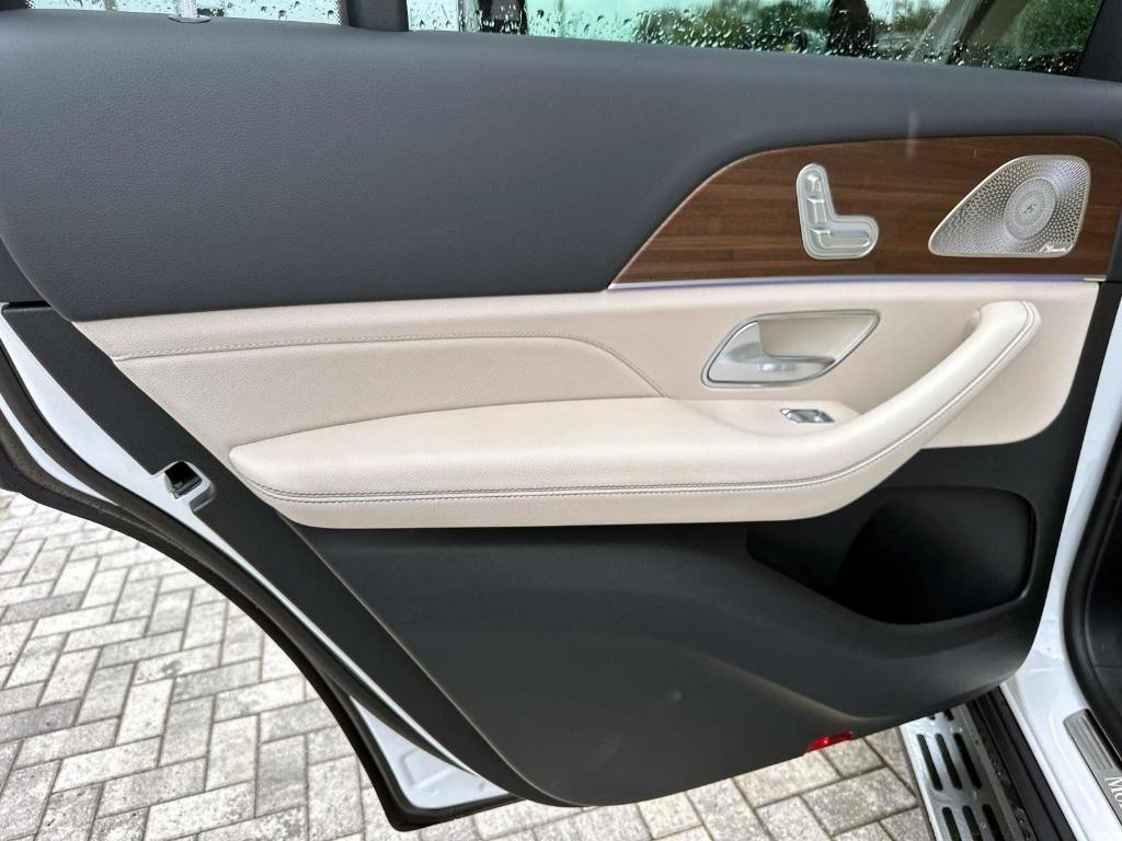 new 2025 Mercedes-Benz GLS 450 car, priced at $96,815