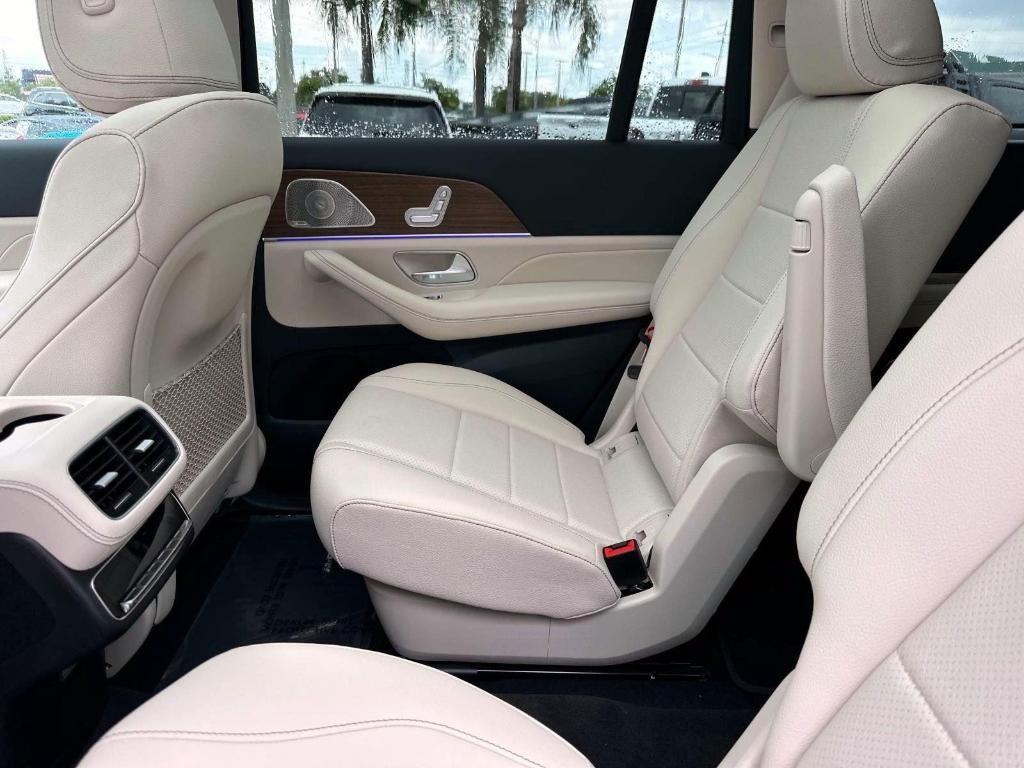 new 2025 Mercedes-Benz GLS 450 car, priced at $96,815