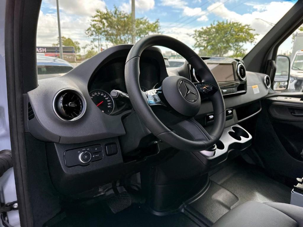 new 2025 Mercedes-Benz Sprinter 2500 car, priced at $66,103