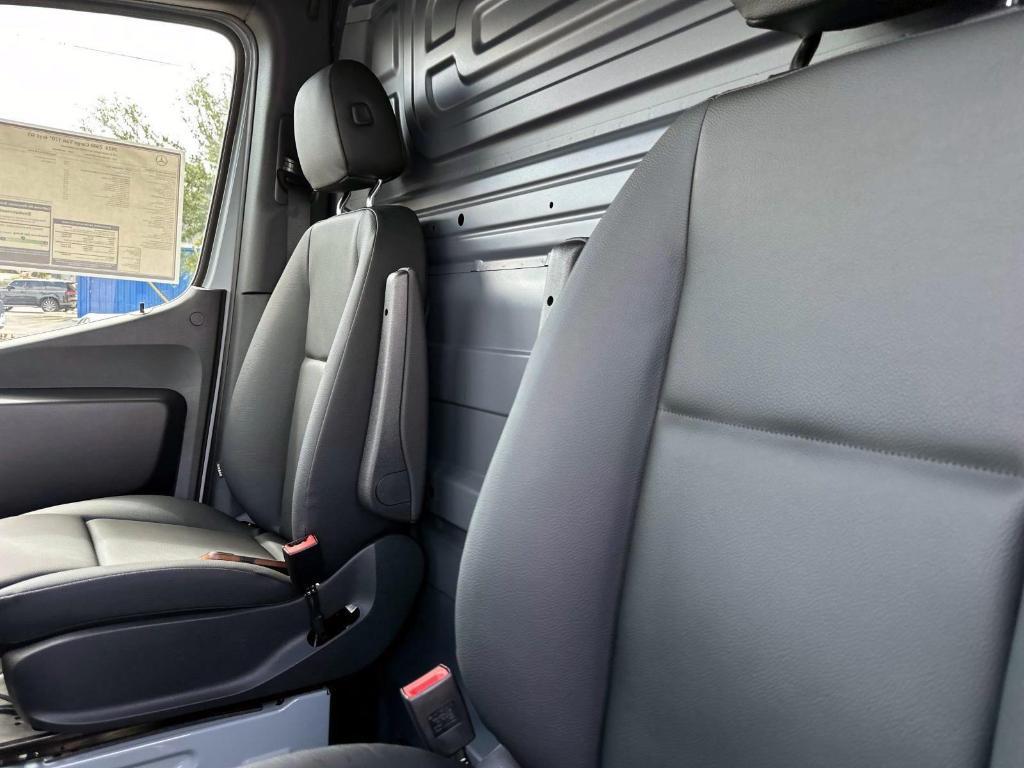 new 2025 Mercedes-Benz Sprinter 2500 car, priced at $66,103