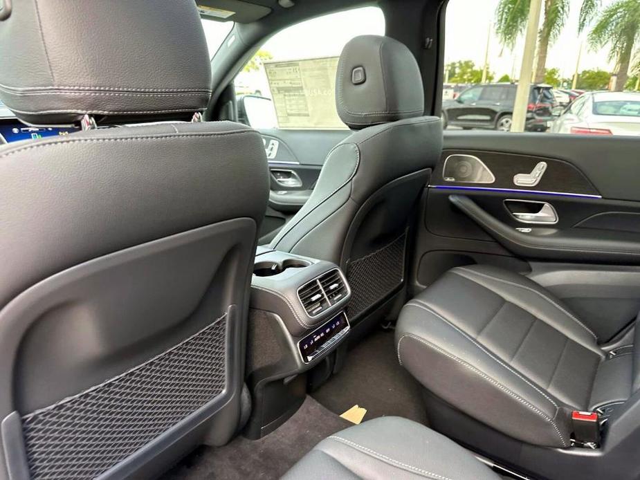 new 2025 Mercedes-Benz GLS 450 car, priced at $92,275