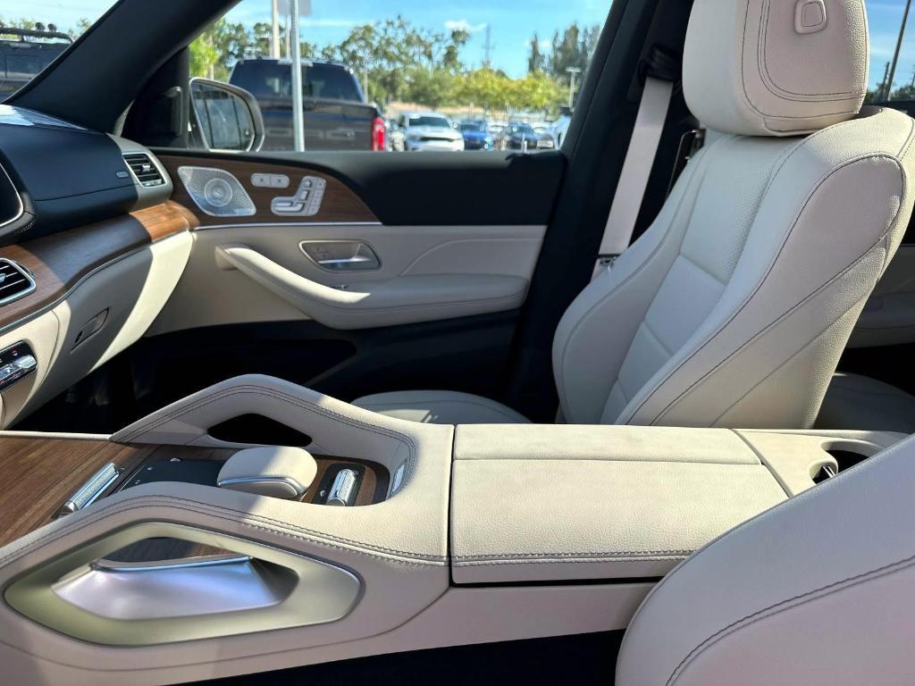 new 2025 Mercedes-Benz GLS 450 car, priced at $91,775
