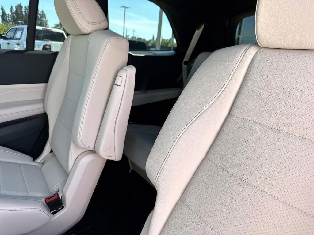 new 2025 Mercedes-Benz GLS 450 car, priced at $91,775