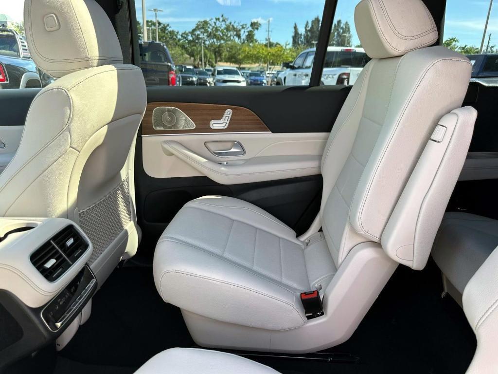 new 2025 Mercedes-Benz GLS 450 car, priced at $91,775