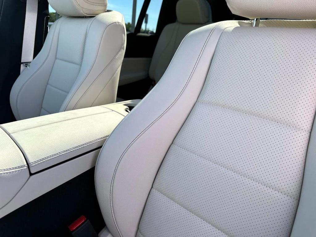 new 2025 Mercedes-Benz GLS 450 car, priced at $91,775