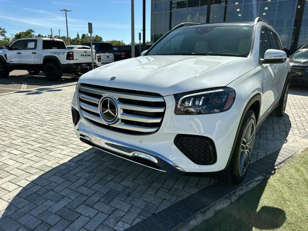 new 2025 Mercedes-Benz GLS 450 car, priced at $91,775