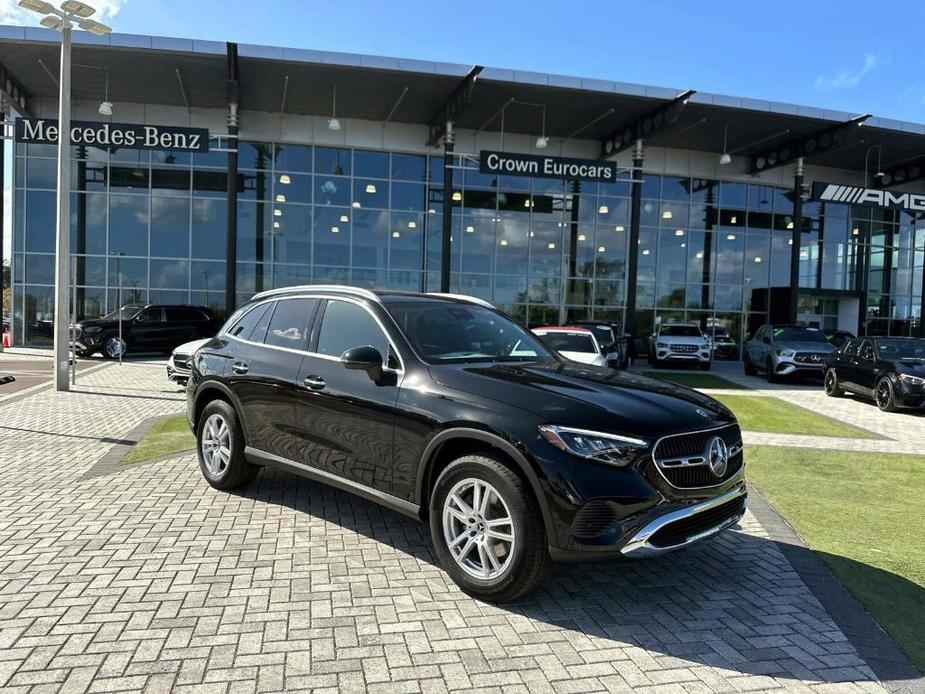 new 2025 Mercedes-Benz GLC 300 car, priced at $52,700