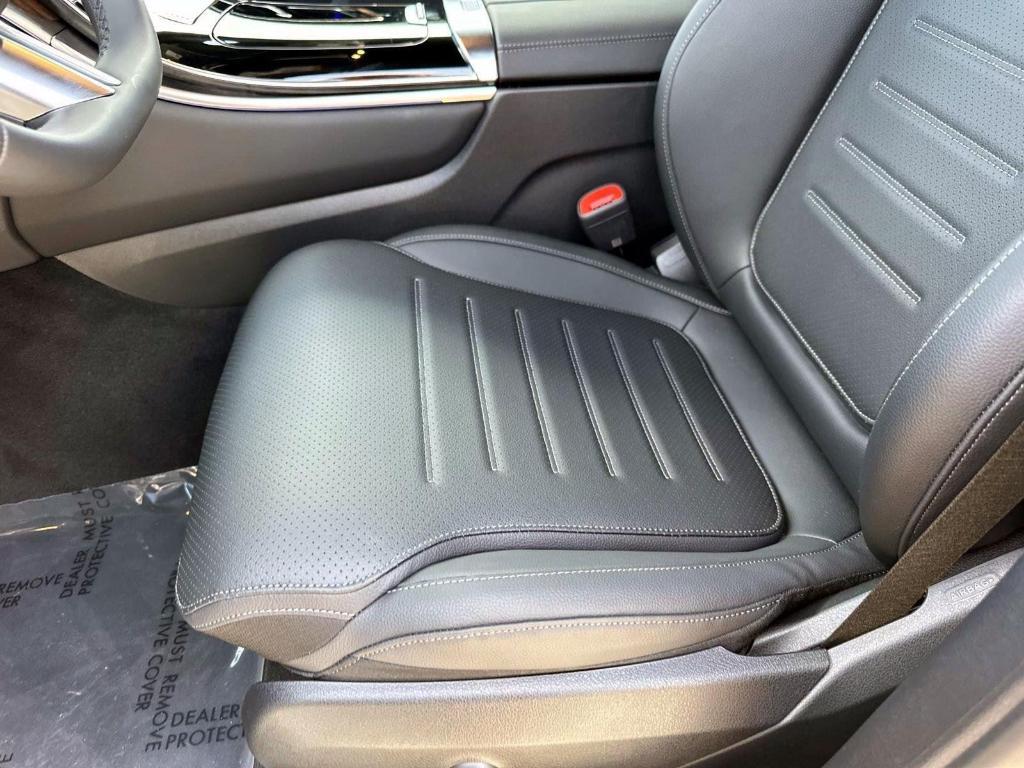 new 2025 Mercedes-Benz GLC 300 car, priced at $58,715