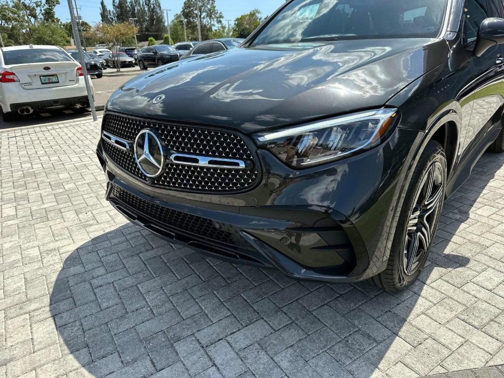 new 2025 Mercedes-Benz GLC 300 car, priced at $58,715
