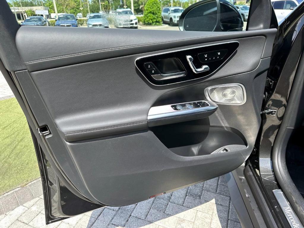 new 2025 Mercedes-Benz GLC 300 car, priced at $58,715